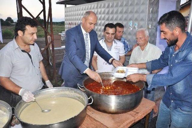 Tekkeköy’de Mahalle İftarı