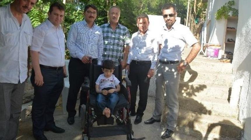 K&uuml;&ccedil;&uuml;k Mehmet&rsquo;in Y&uuml;z&uuml;n&uuml;, Başkan &Ccedil;elik G&uuml;ld&uuml;rd&uuml;