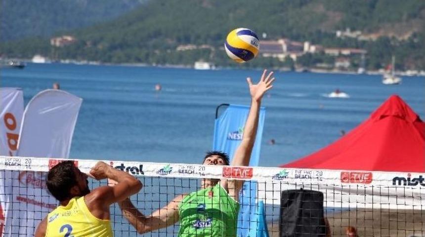 Plaj Voleybolu Turnuvası Marmaris&rsquo;te Başladı