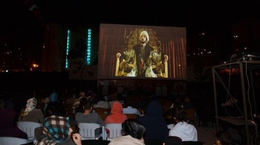 Beylikd&uuml;z&uuml;&rsquo;nde A&ccedil;ık Hava Sinema Keyfi