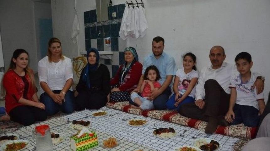 Başkan Kara İftarda Evlere Konuk Oluyor
