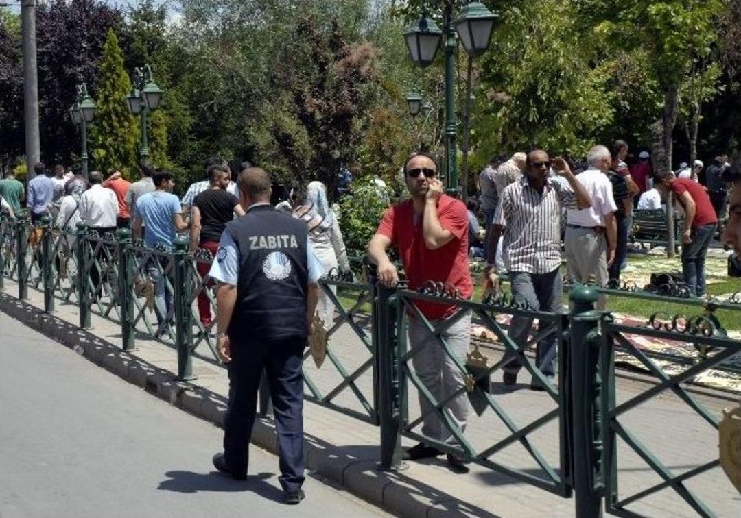 Ramazan'ın İlk Cuma Namazında Camiler Doldu Taştı
