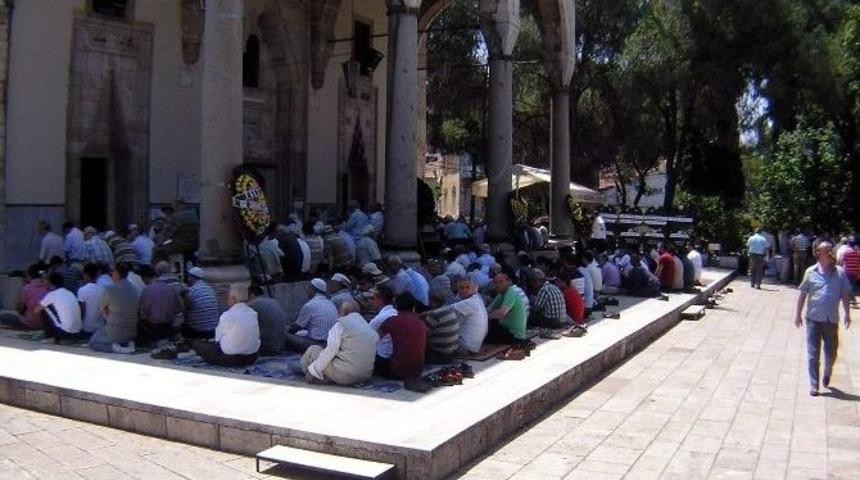 Ramazanın İlk Cuması Camiler Doldu Taştı