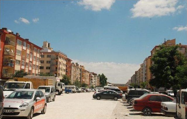 Yht &Ccedil;alışmaları Y&uuml;z&uuml;nden Mağdur Olan Vatandaşlar, &Uuml;styapı Yatırımı Bekliyor 3