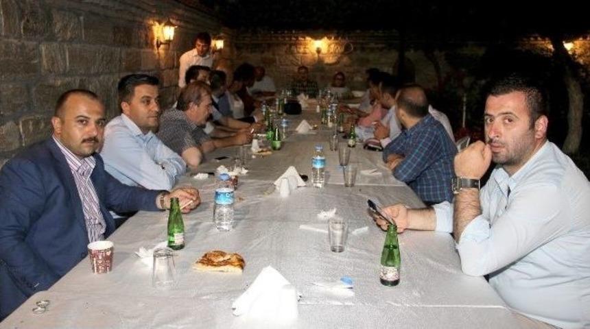 Başkan Din&ccedil;, Meclis &Uuml;yeleriyle İftar Verdi