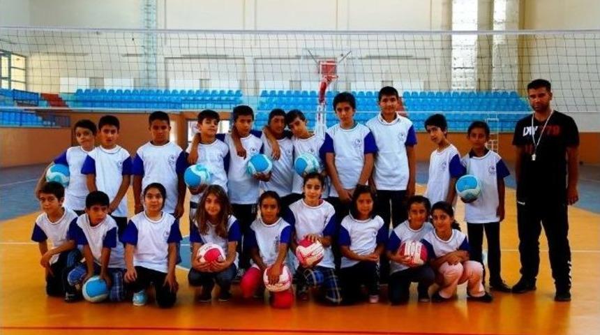 Erciş&rsquo;te Yaz Spor Kursları Başladı