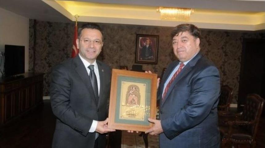 Mehmet&ccedil;ik Vakfı'ndan Vali Aksoy'a Ziyaret