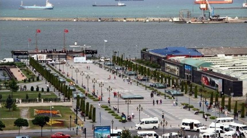 Kurtuluş Yolu Tarihi İftara Hazırlanıyor