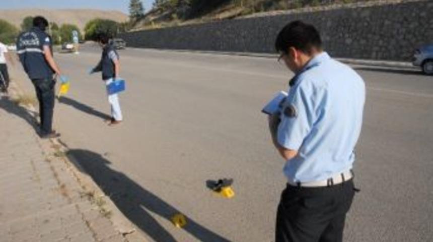 Motosiklet Kazası: 1 &Ouml;l&uuml;