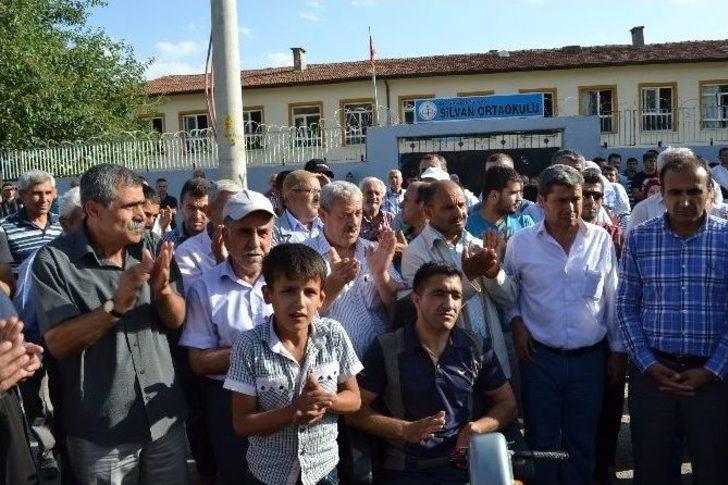 Silvan Belediye Eşbaşkanı Teke'den Belediyeye Yapılan Saldırıya İlişkin Açıklama