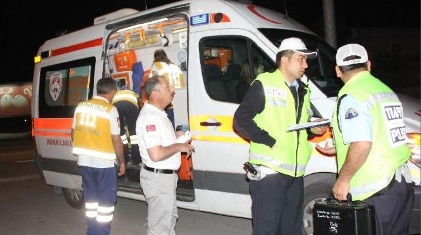 (&ouml;zel Haber) Erzurum&rsquo;da Ambulans İle Otomobil &Ccedil;arpıştı: 4 Yaralı