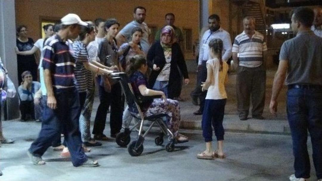 &Ouml;fkeli Koca Dehşet Sa&ccedil;tı: 7 Yaralı