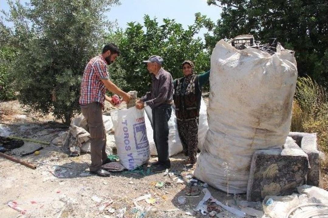 Ramazanoğulları Beyliği'nin Miras&ccedil;ısı Olduğunu İddia Eden Aile &Ccedil;adırda Yaşıyor