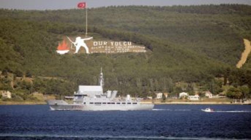 İtalyan Askeri Gemisi &Ccedil;anakkale Boğazı'ndan Ge&ccedil;ti