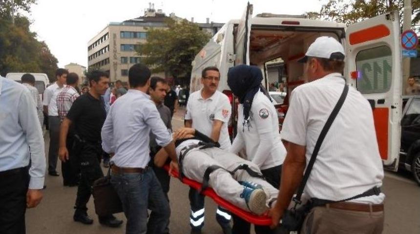 Dikkatsiz Yayaya Otomobil &Ccedil;arptı