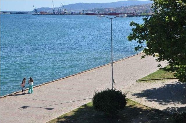 Tekirdağ’da Sıcak Havada Sahil Ve Parklar Boş Kaldı