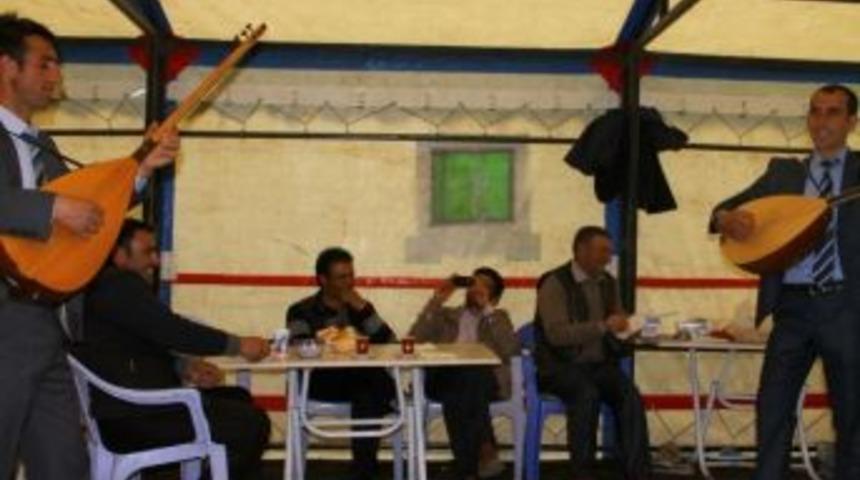 Aşıklık Geleneği D&uuml;ğ&uuml;nlerde Yaşatılıyor