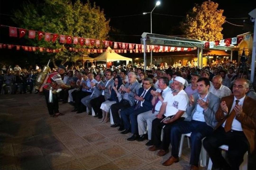 Afrikalı Hafız Abdurrahman Sadien G&ouml;n&uuml;lleri Mest Etti