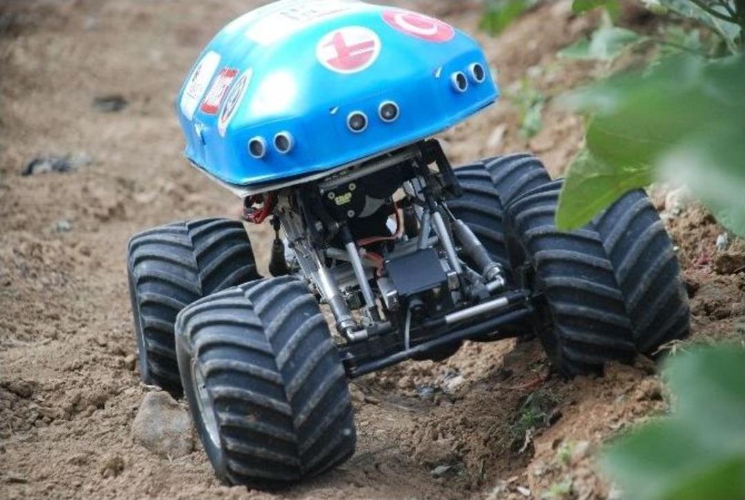 &Uuml;niversite &Ouml;ğrencilerinden Tarımsal Robot