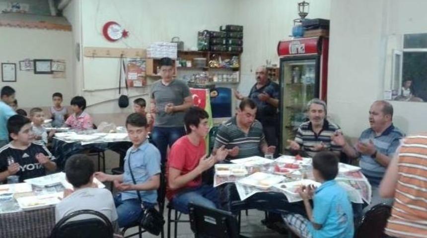 Malkara&rsquo;da Kuran Kursu &Ouml;ğrencilerine İftar Yemeği D&uuml;zenlendi