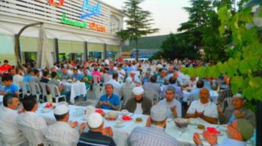 Osmancıklı İş Adamı G&ouml;kten&rsquo;den Mevlid-i  Şerif ve  Yemek