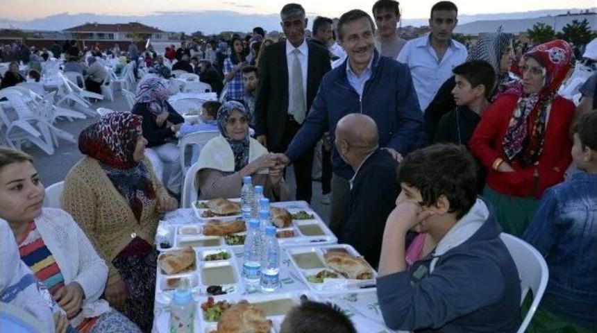 Tepebaşı'nda İftar Programı