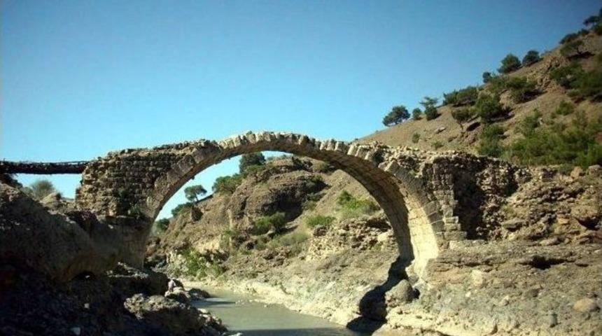 Vijne K&ouml;pr&uuml;s&uuml; Restore Edilmeyi Bekliyor