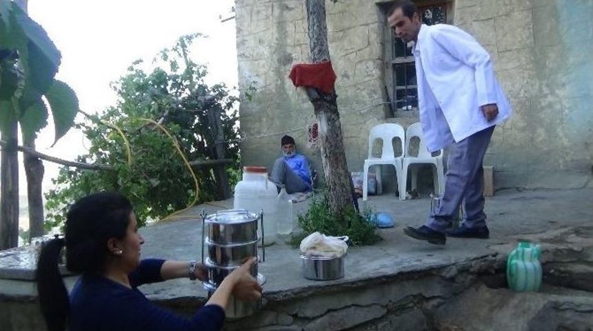 Kulp Sydv'den Yardıma Muhta&ccedil; Ailelere Yemek Yardımı