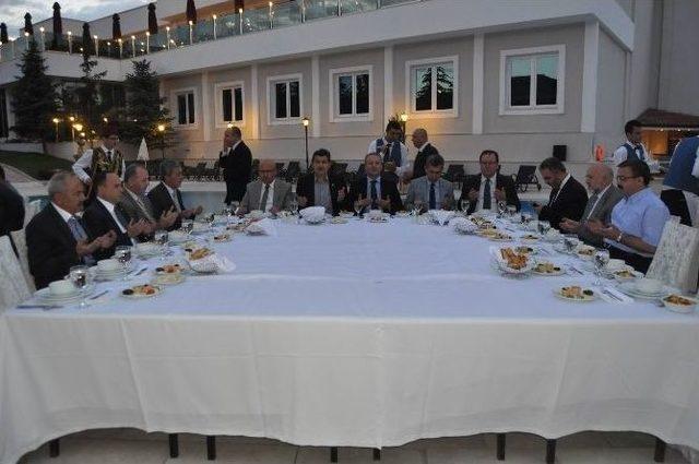 Afyonkarahisar’da İş Adamı Ve Sanayiciler İftarda Bir Araya Geldi 1