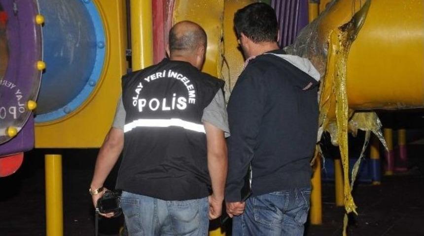 &Ccedil;ocuk Parkını Yakmak İstediler