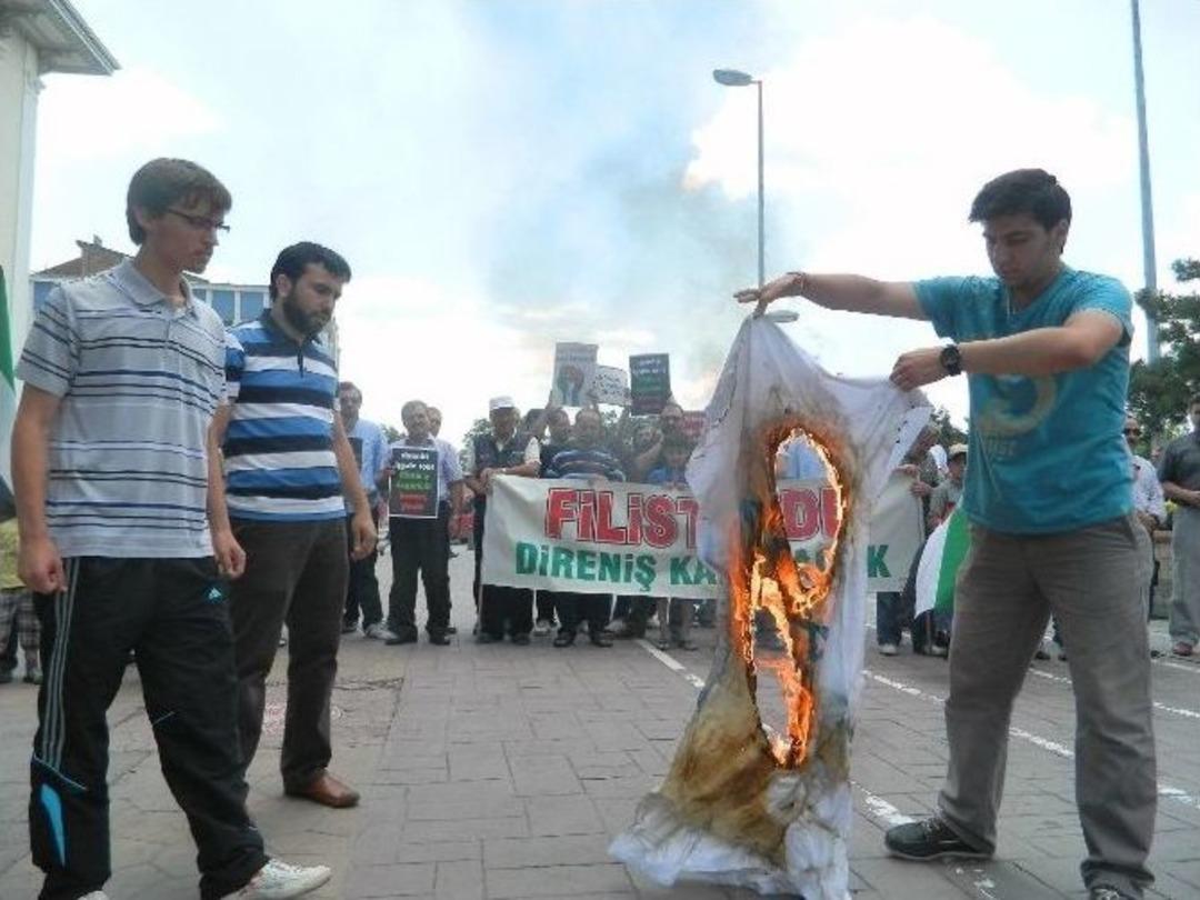 Sagir İsrail Bayrağı Yaktı