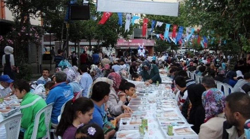 Binlerce Hamidiyeli İftarda Buluştu