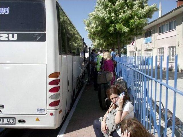 Sökede Trafik Kazası: 8’i Turist 9 Yaralı