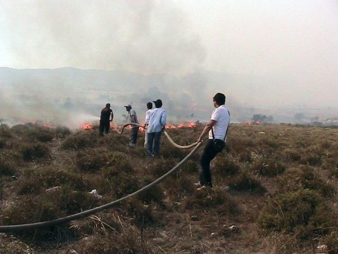 Fo&ccedil;a&rsquo;daki Yangın 15 Hektarlık Alana Yayıldı