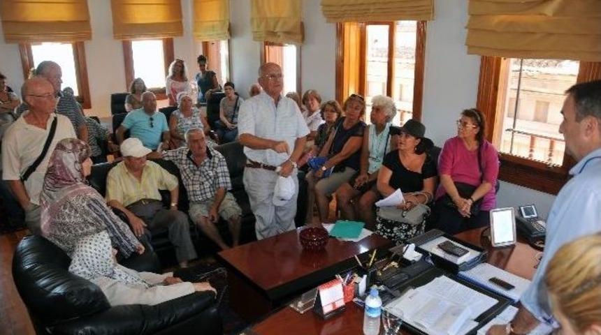 Ayvalık Belediyesinde Halk G&uuml;n&uuml;