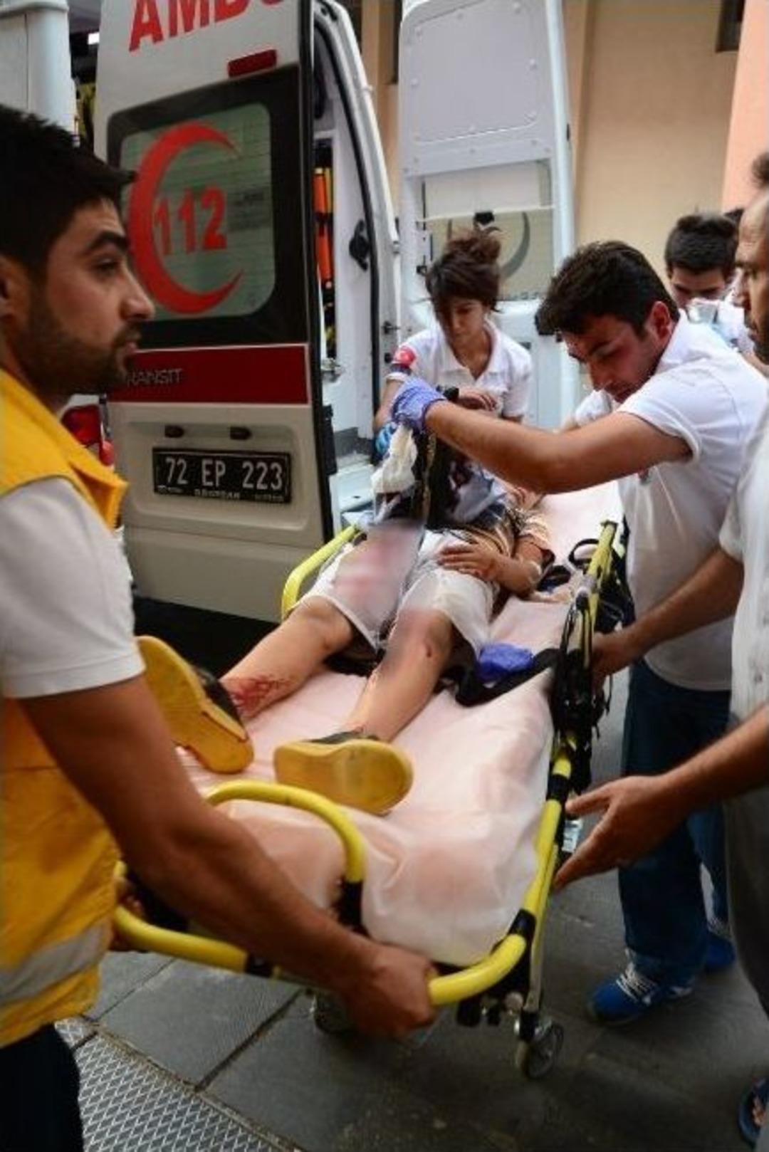 Koluna Saplanan Demirle Hastaneye Kaldırıldı