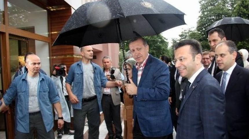 Başbakan Valiliği Ziyaret Etti