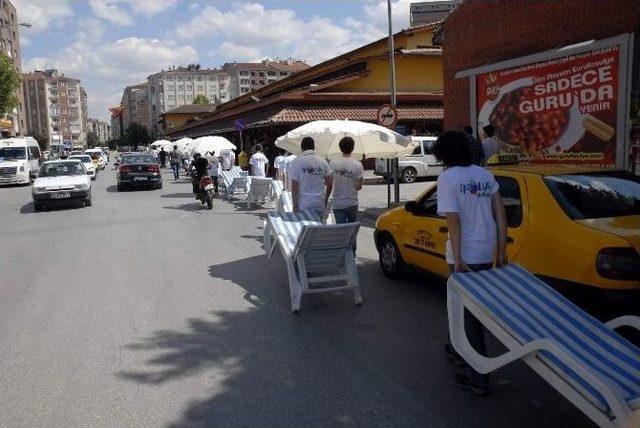 Gençlerden İlginç Tanıtım Yürüyüşü