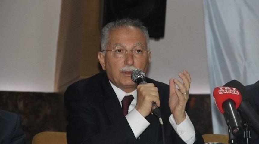 Ekmeleddin İhsanoğlu Kanaat &Ouml;nderleriyle Bir Araya Geldi