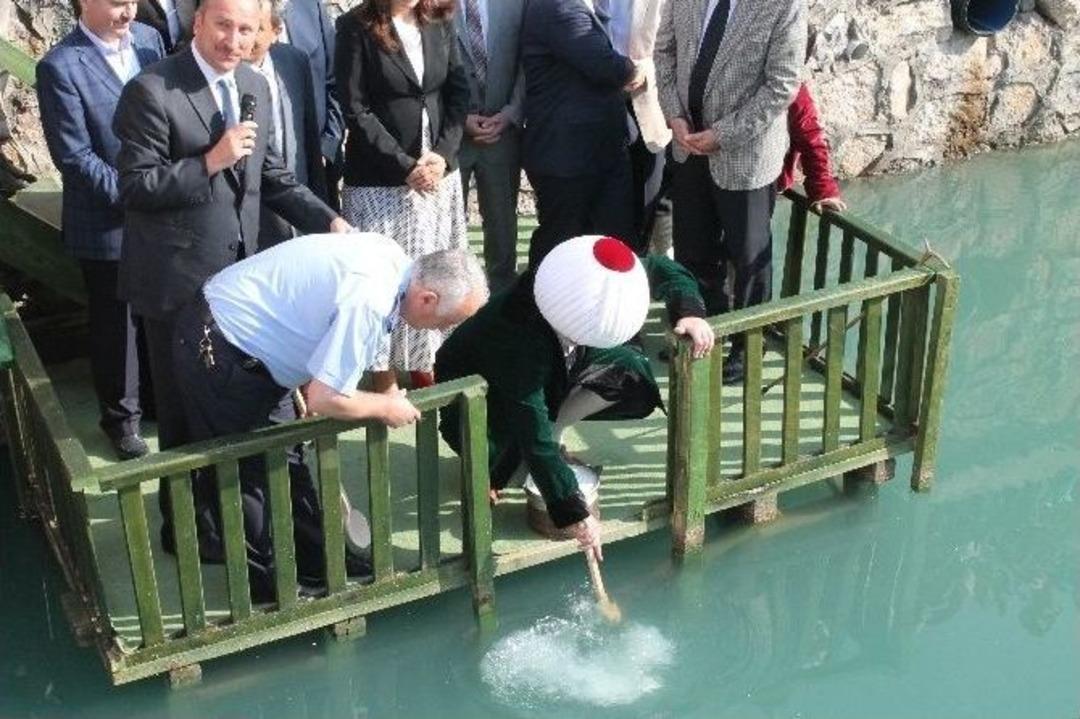 Nasreddin Hoca G&ouml;l Yerine Dereye Maya &Ccedil;aldı