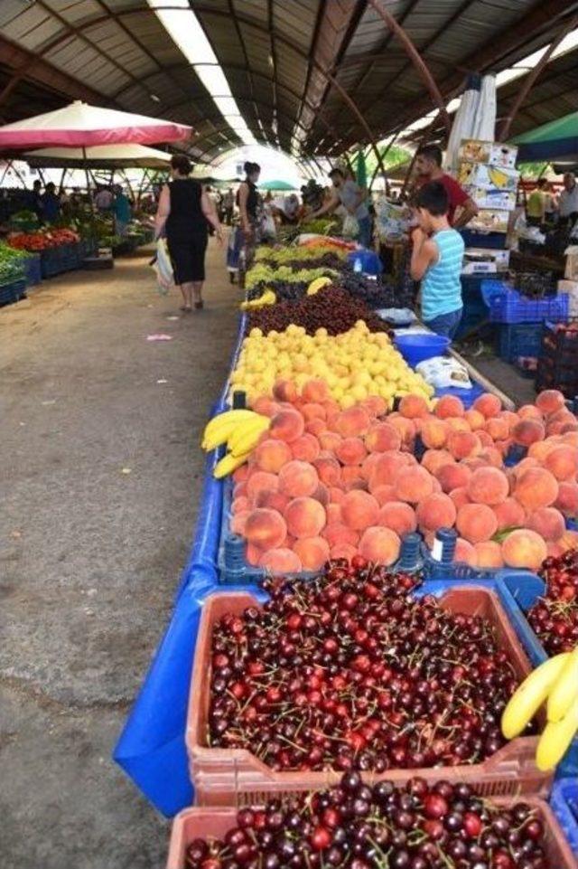 Ayvalık Pazarında Ramazan Durgunluğu