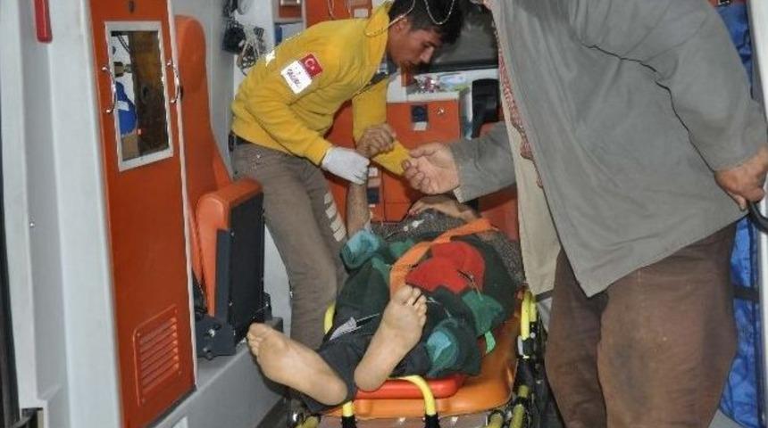 Yıldırımın &Ccedil;arptığı &Ccedil;obanı Ağır Yaralandı