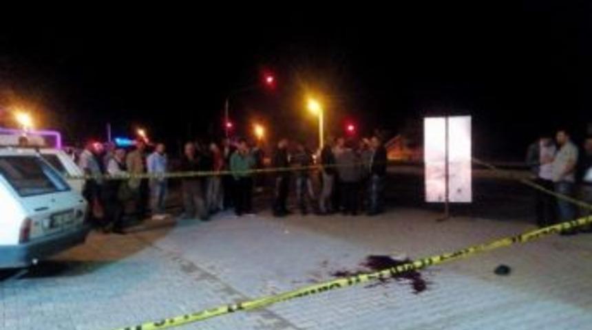 Arkadaşını Ayağından Vurdu