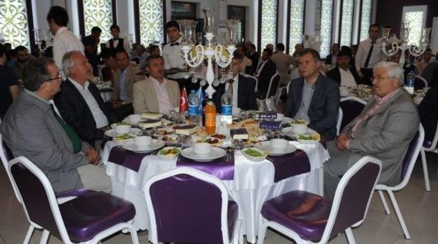 Birlik Vakfı'ndan İftar