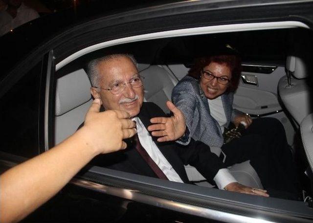 Ekmeleddin İhsanoğlu İle Genç Arasında İlginç Diyalog