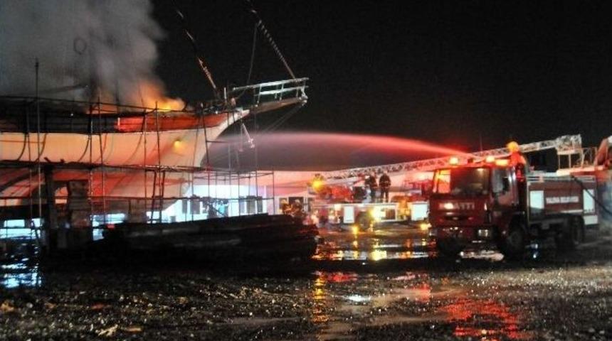 Altınova Tersanesinde Yangın