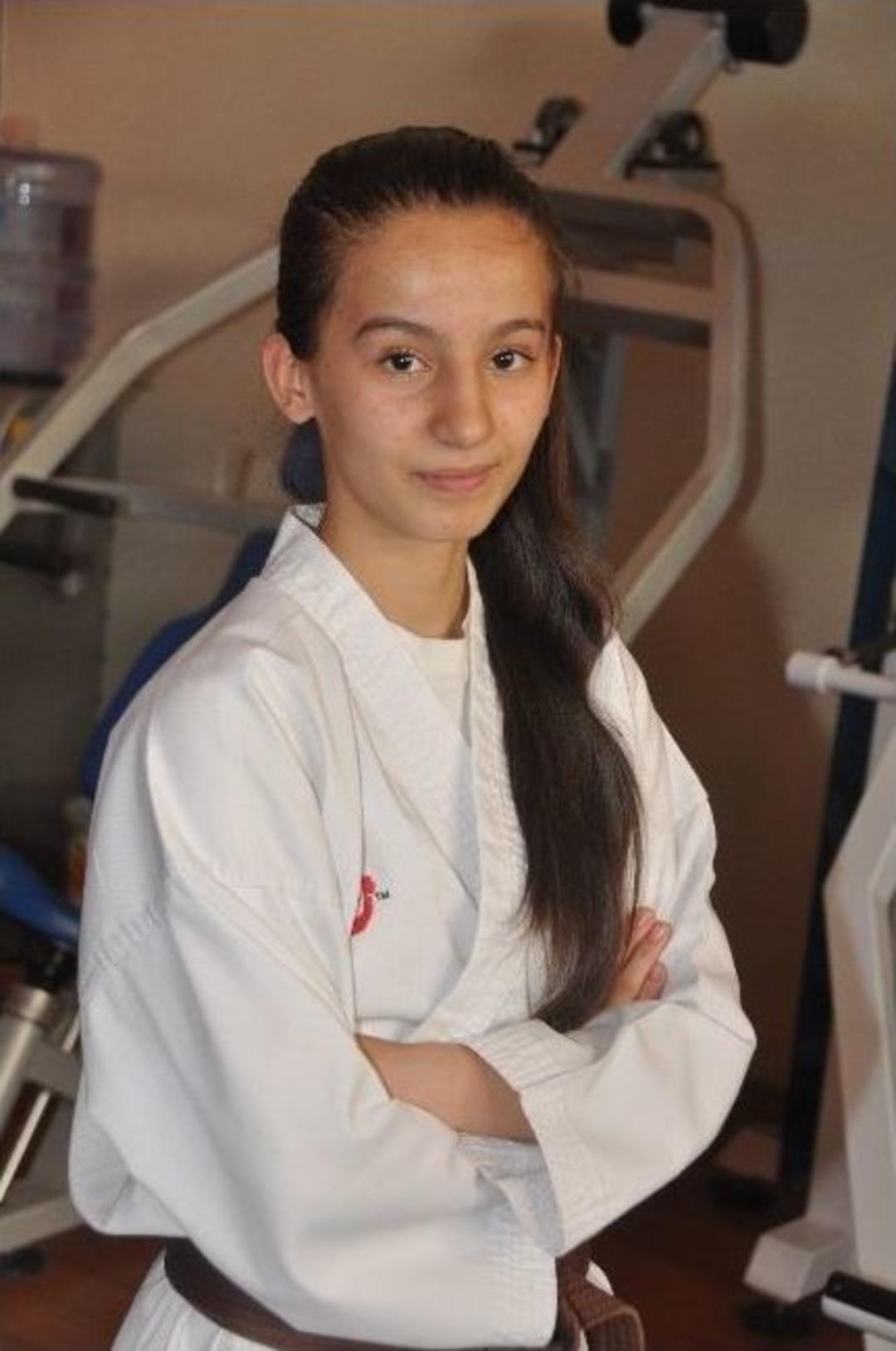 Balkan Şampiyonu Yağmur Demir&rsquo;e &Uuml;nsal &Ouml;ren&rsquo;den Eğitim Desteği