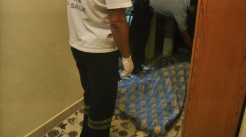 Tek Başına Yaşayan Kadın Evde &Ouml;l&uuml; Bulundu