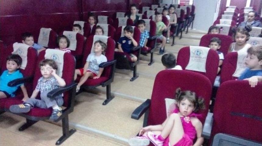 İzmit&rsquo;te Sinema, &Ccedil;ocukların Ayağına Gidiyor