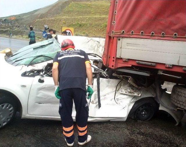 Erzincan’da Trafik Kazası: 1 Ölü, 3 Yaralı 1